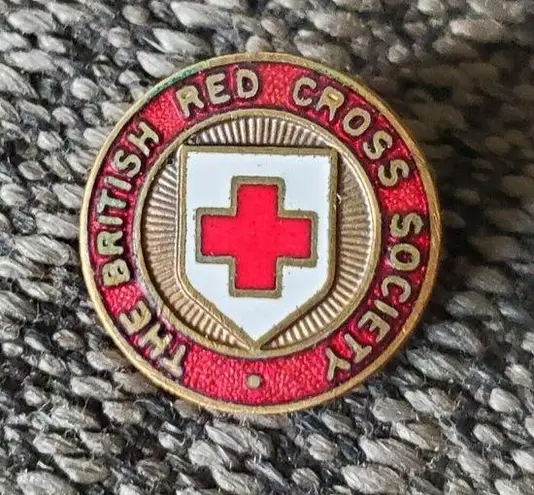 Vintage American Red Cross Society Pin Badge Great Britain GB US Nursing Aid