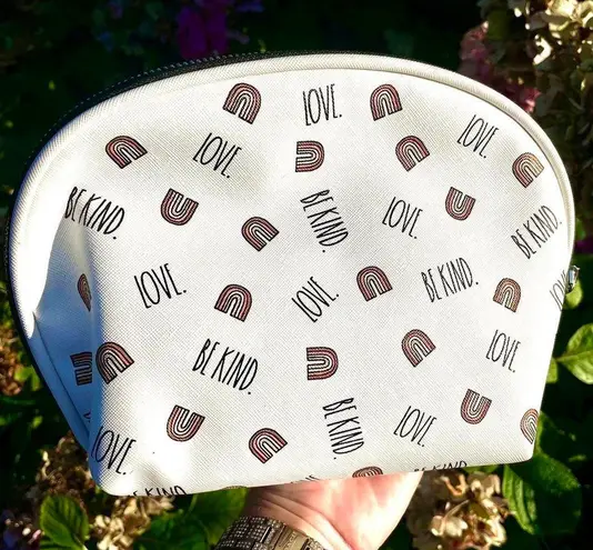 Rae Dunn White Cosmetic Bag With Love And Be Kind Print