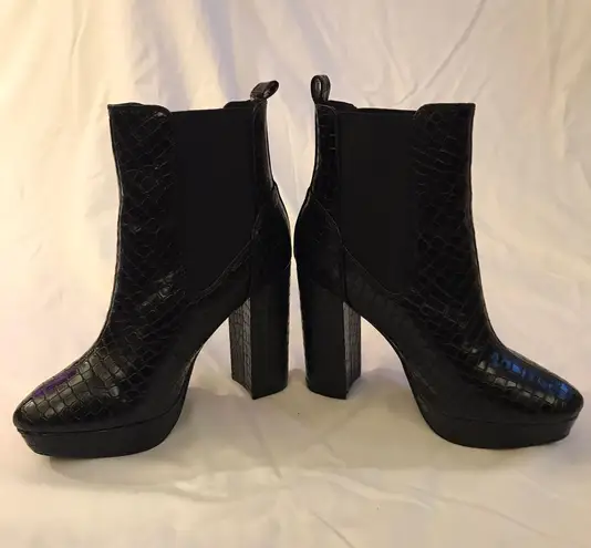 Shoedazzle Boots