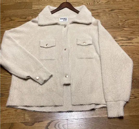 Bucketlist Eyelash jacket. Size Large. Light tan/camel. Like New! Tan