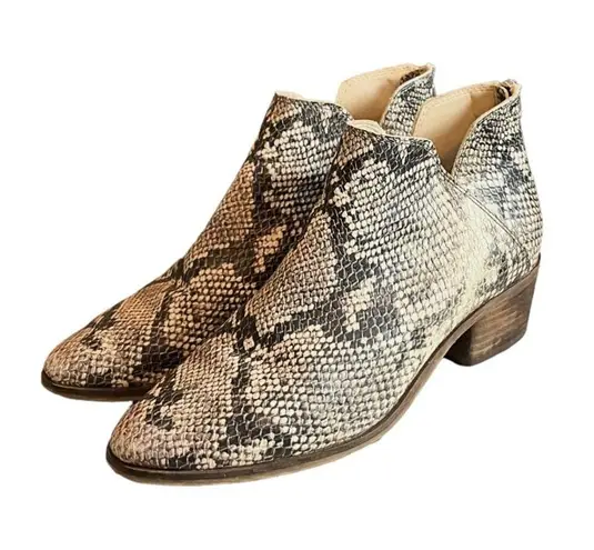 Dolce Vita Women’s Bootie Karsen Back Zip Faux Snakeskin Pointed Toe Size 8M Gray