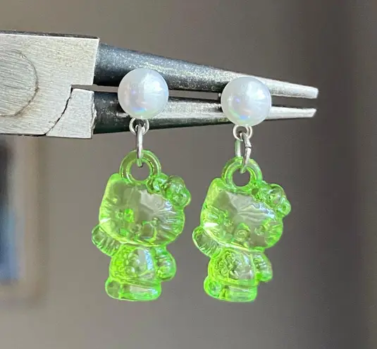 Handmade Kawaii harajuku y2k style hello Kitty earrings🩷