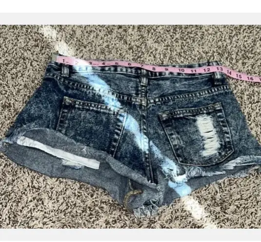 Forever 21 Sz 24 Cut Off Jean Shorts  29” Actual Measurement. Super Cute!!