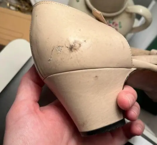 Salvatore Ferragamo Beige Leather Heels Made in Italy