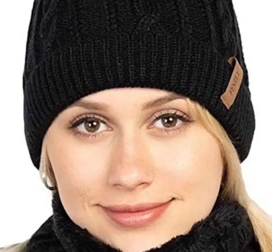 NWT cable knit beanie and infinity scarf set in black