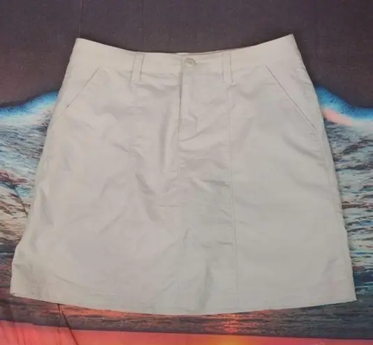 Patagonia  cream golf skort size 6