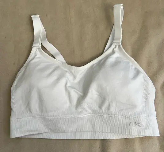 Ryka 🏃♀️ Seamless Racerback Sports Bra – White – Size XL 🏃♀️