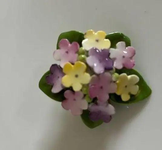 Staffordshire Porcelain Pastel Colored Hydrangea Brooch Green