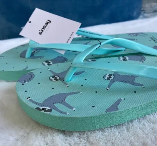 NWT Sloth Motif Flip Flops Size 8.5