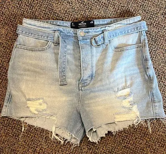 Hollister  light wash distressed mom short