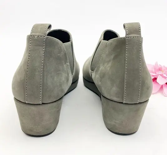 Chocolat Blu Yuliette Leather Wedge Chelsea Boots Booties: Taupe Grey
