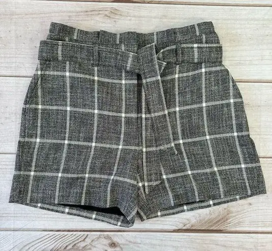 White House | Black Market  WHBM Luxe Gray Plaid 5” Short High Waisted Belted 6P