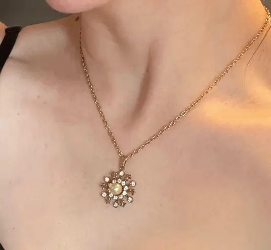 Vintage Gold Tone Fluer De Lis Starburst Coquette Necklace