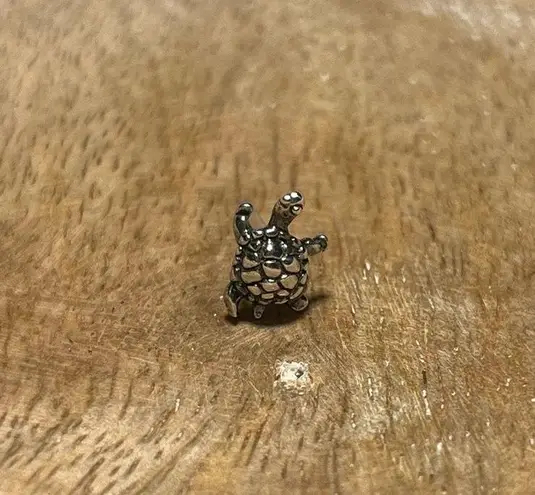Sterling Silver Mini Turtle 925 Single Stud Earring