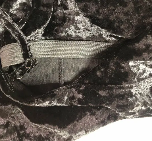 Buff Bunny Collection Women’s Black Ice Velvet Padded Cropped Camisole