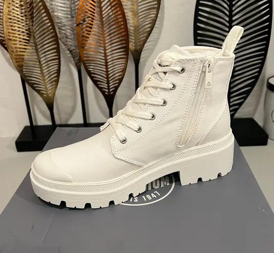 Palladium  PALLABASE TWILL Women's White Ankle Boots Size 6.5 thumbnail 1