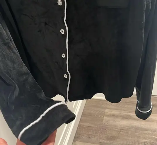 House of Harlow 1960 Velour 2 Piece Pajama Set, Black with White Pipping, Size L