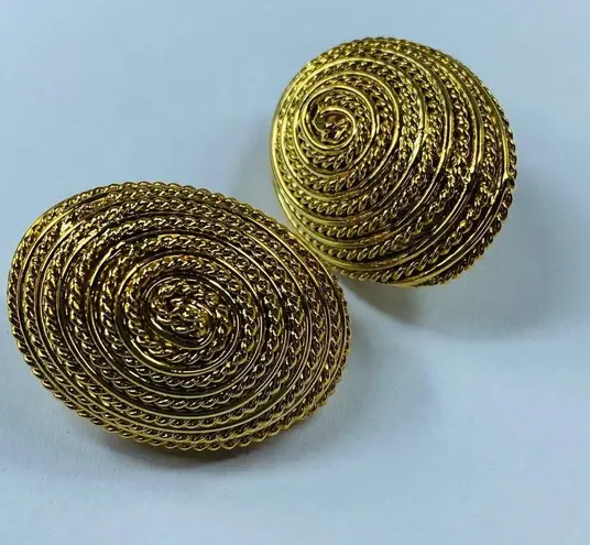 Gold Tone Spiral Rope Dome Oval Shape Clip