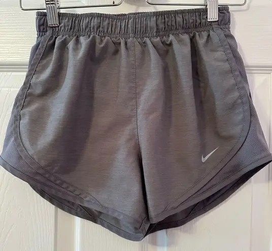 Nike 26.  DRI FIT GRAY SHORTS XS/WAIST:12”/INSEAM:2.5”/RISE:11”