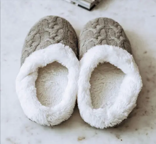 Sharper Image Cozy Grey and White Cable Knit Memory Foam Sherpa Slipper Size L Gray Size L