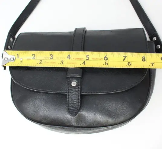 American Eagle  The Wander Collection Leather Saddle Bag Crossbody Black