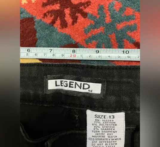 Legend Straight Leg Classic High Rise Denim Pants with Daisy Floral Design Multi Size 31