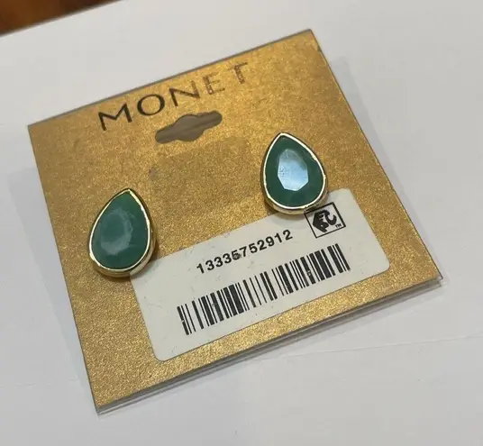 Monet NWT Signed  Earrings Pierced Gold Tone / Green Stud