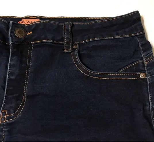 Stretch blue dark wash denim cuffed short size large