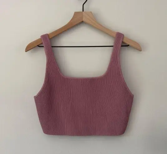 Babaton Aritzia Sleeveless Crop Top Ribbed Athletic Stretch Nylon Spandex Active