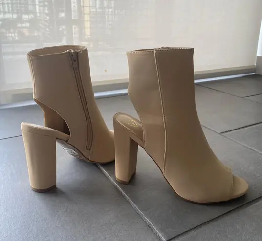 Windsor heeled booties