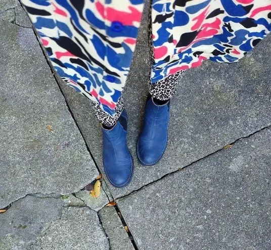 John Fluevog Boot Slacker Nap Crepe Soled Chelsea Leather Heeled Blue 11 GUC - Image 9