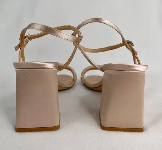 Badgley Mischka Jewel Earlene Block Heel Sandal 9.5 Champagne Satin Prom