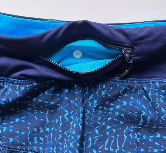 Lululemon Run Pace Rival Skirt in Elegant Samba Snake Kayak Blue Size 4 Reg