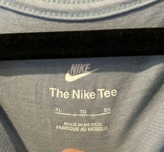 Nike NWT  cropped graphic tee in baby blue