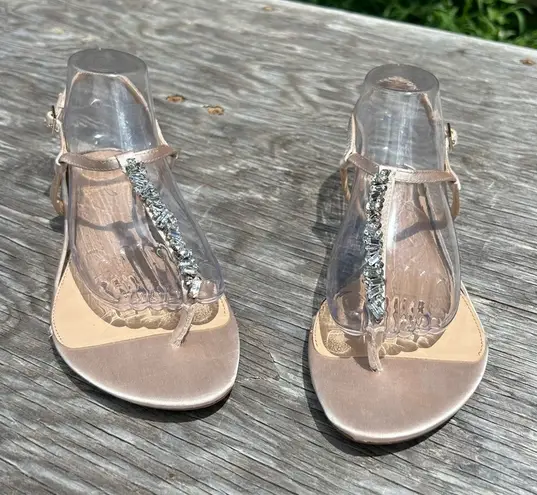 Jewel badgley mischka Dafina metallic crystal thong sandal 7.5