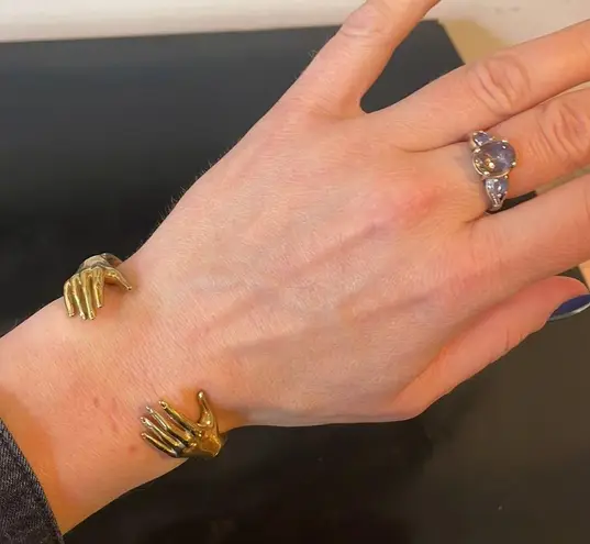 Verameat Handcuff in Brass bracelet