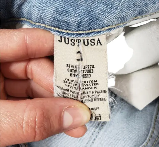 Just USA Light Blue Distressed Flared Leg High Rise Jeans Size 3 Junior.