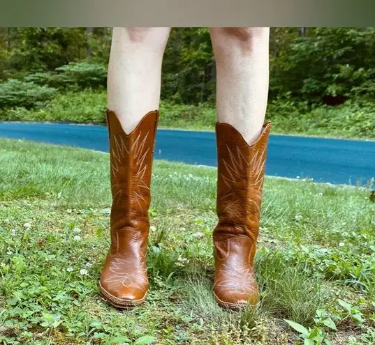 Vintage handmade women’s embroidered cowboy boots size/8.5