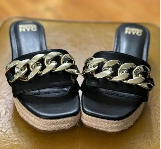 Women's Madden NYC Black Gold Platform Sandals Size 8