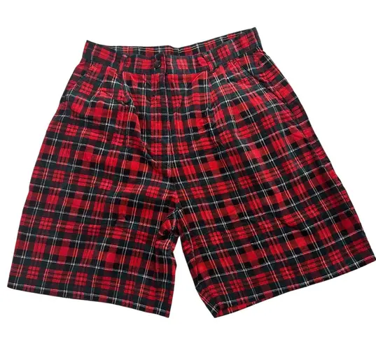 Vintage Sarah English women's red and green plaid corduroy shorts size 10