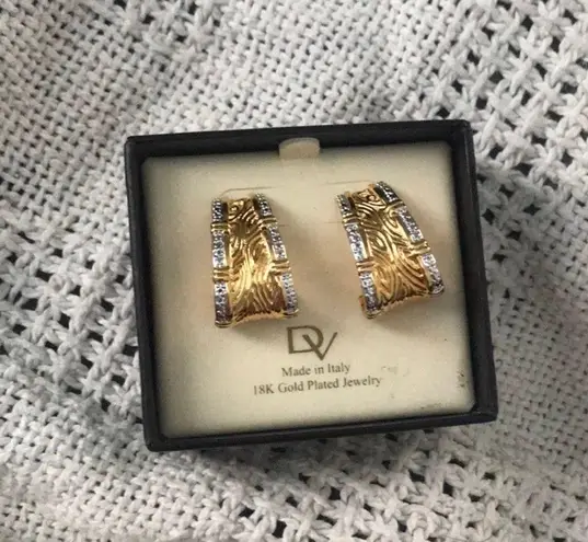 DV by Dolce Vit Dolce Vita Huggie Gold Earrings 