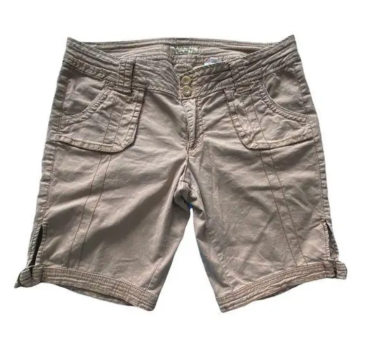 Paris Blues Beige Bermuda Shorts Size 13