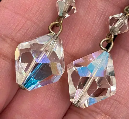 Vintage Unsigned Laguna Faceted AB Crystal Aurora Borealis Drop Earrings 10g White