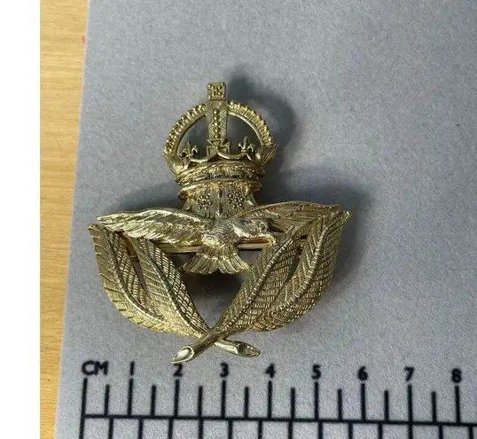 Vintage MJ ENT Clip Brooch Gold Tone Heraldic Royal Air Force Eagle Crown UK