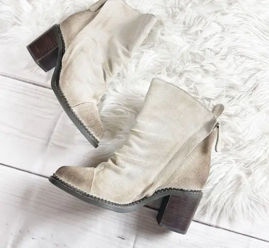 sbicca - Millie Women's Suede Leather Ankle Booties in Beige Size 8.5