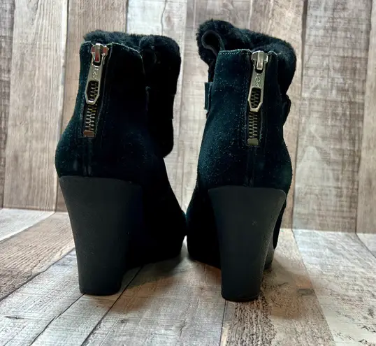 UGG Antonia Black Suede Fur Cuffed Wedge Boot Bootie sz 9 Retails $200