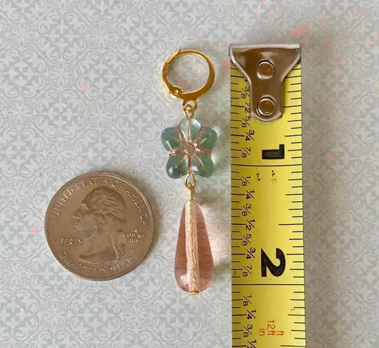 Handmade quality Czech glass flower beads & teardrops dangle earrings💚