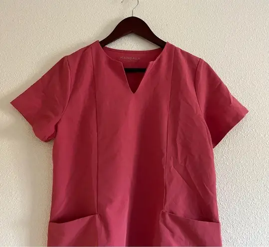 Mandala 5 Pocket Notch Neck Top