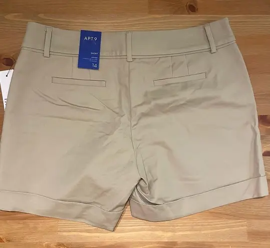 Apt. 9 NWT  Mid Rise Shorts - size 14