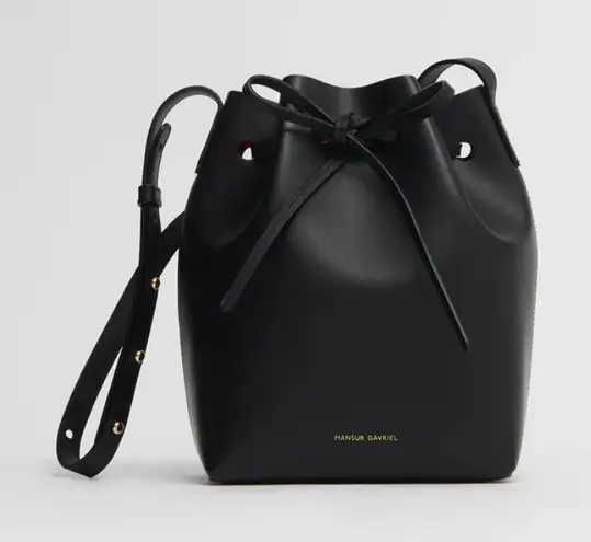 NWT Mansur Gavriel BUCKET BAG Vegetable Tan Leather Black Flamma Red